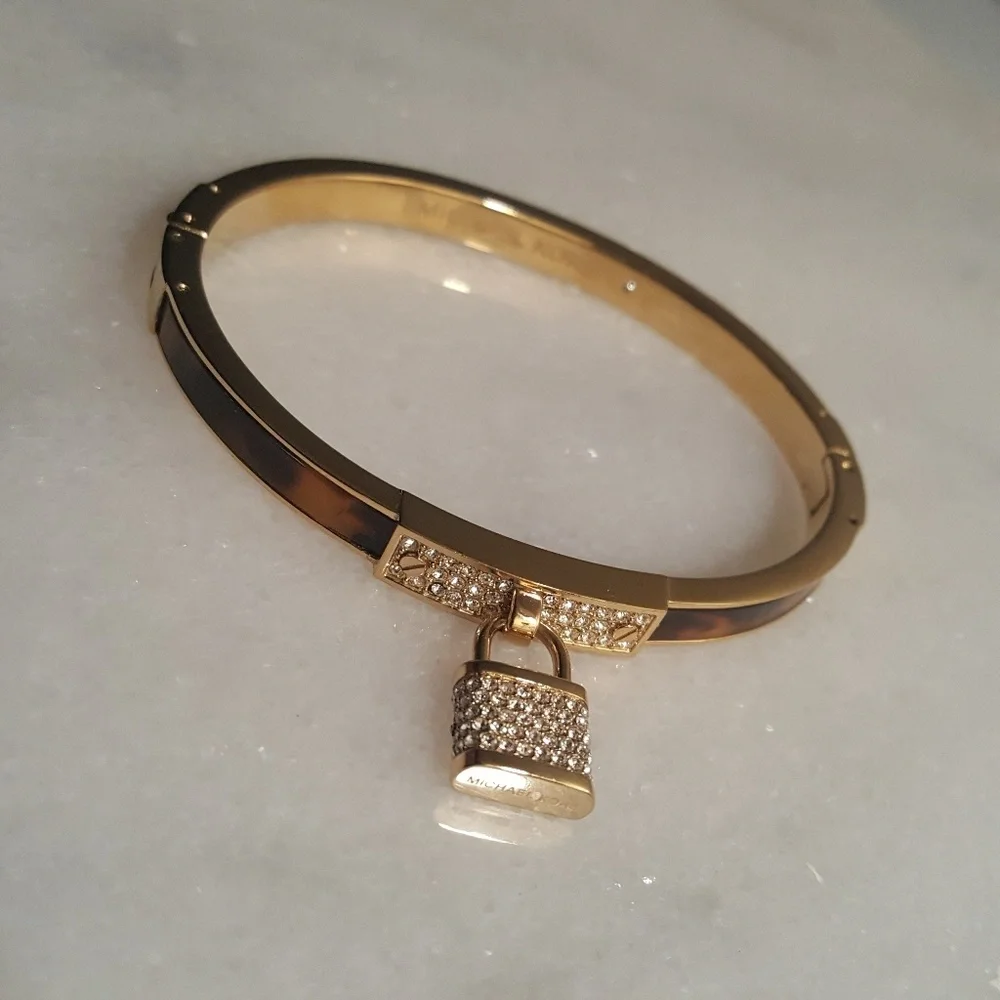 ✔Michael Kors Padlock Cuff (NWOT) - Picture 4 of 9